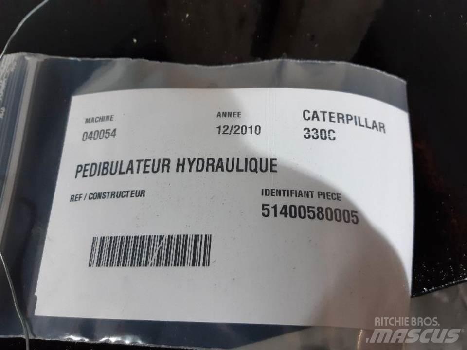 CAT 330C Cabine e interni