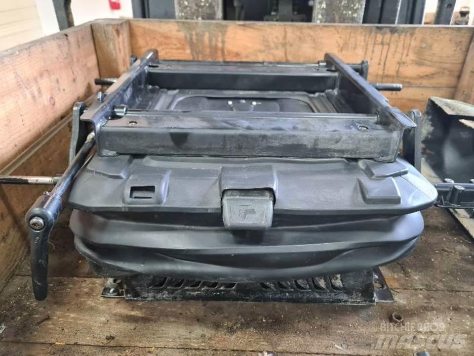 CAT 336DL Cabine e interni