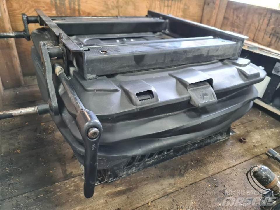 CAT 336DL Cabine e interni