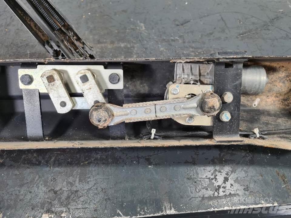 CAT 336DL Cabine e interni