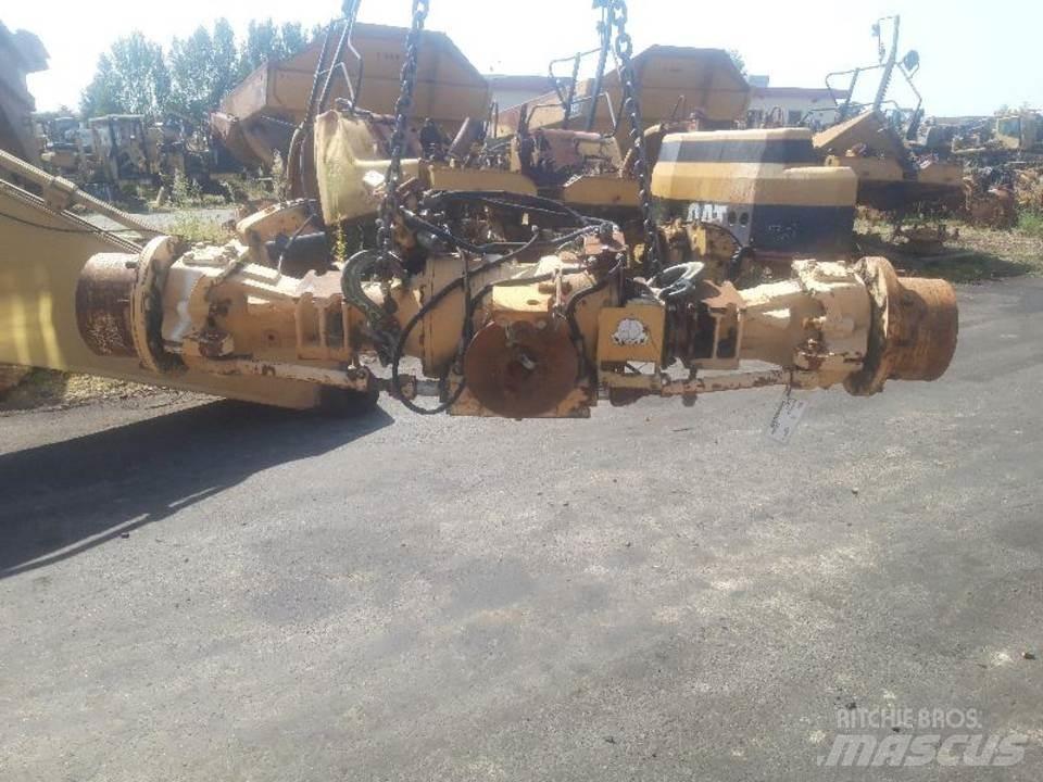 CAT 438B Trasmissione