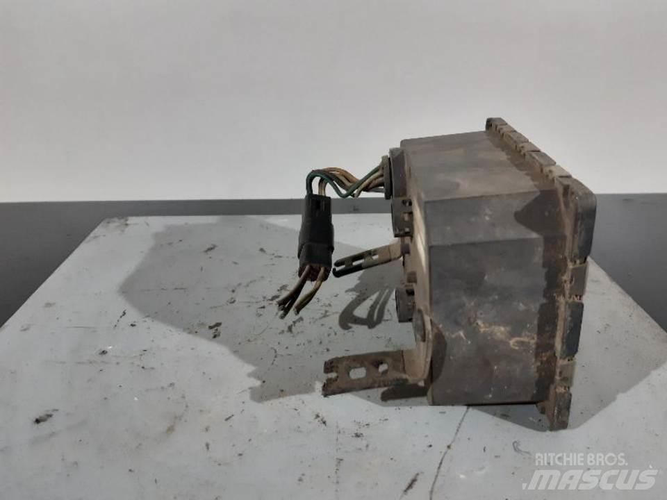 CAT 725 Cabine e interni