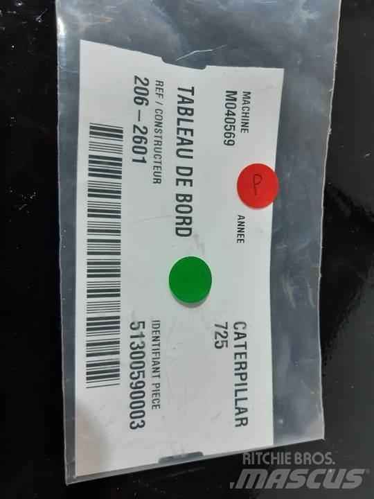 CAT 725 Cabine e interni