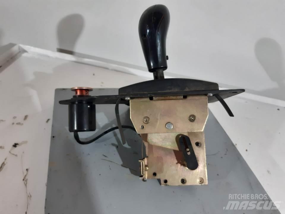 CAT 740 Cabine e interni