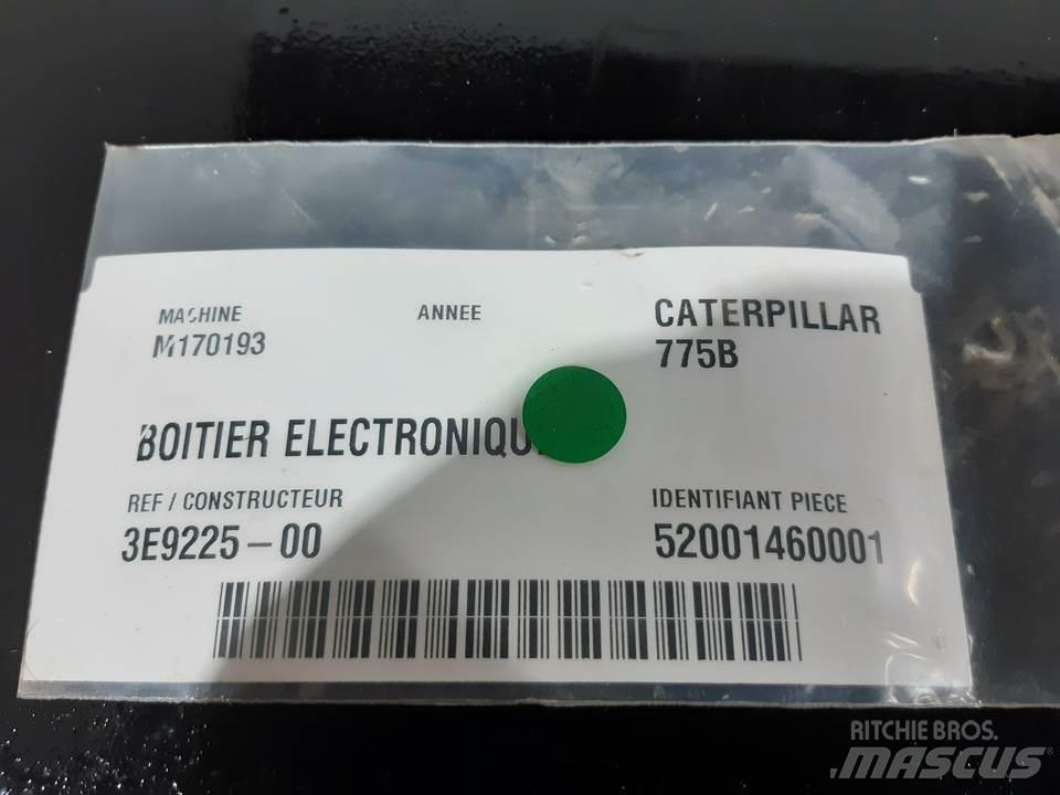 CAT 775B Cabine e interni