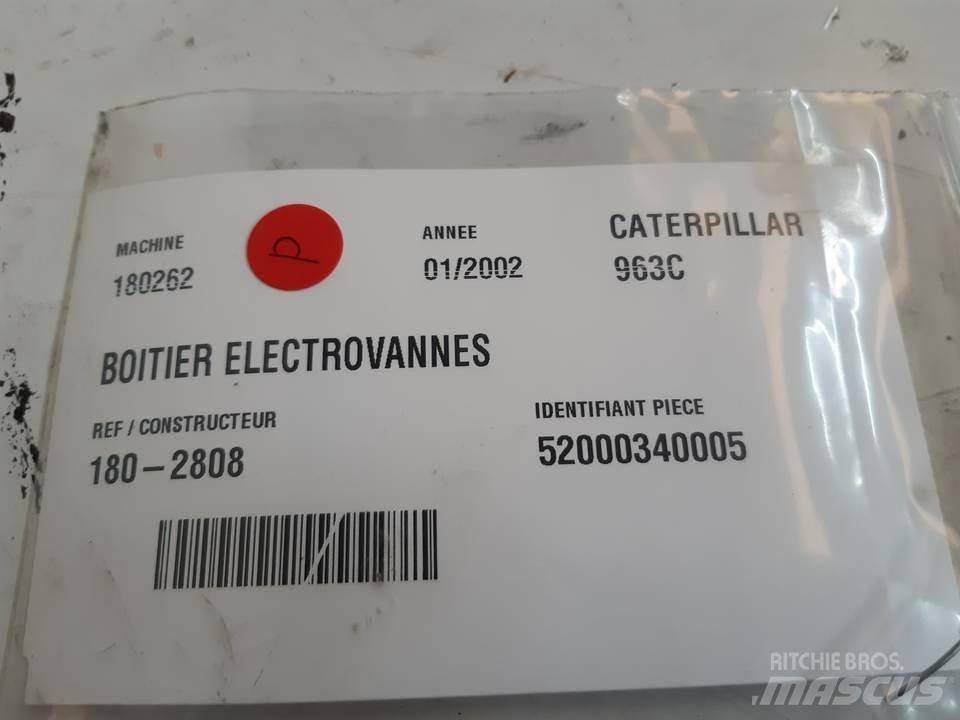CAT 963C Cabine e interni