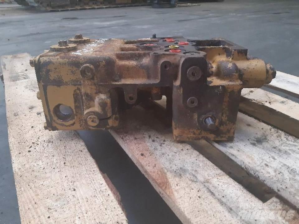 CAT D5H Componenti idrauliche
