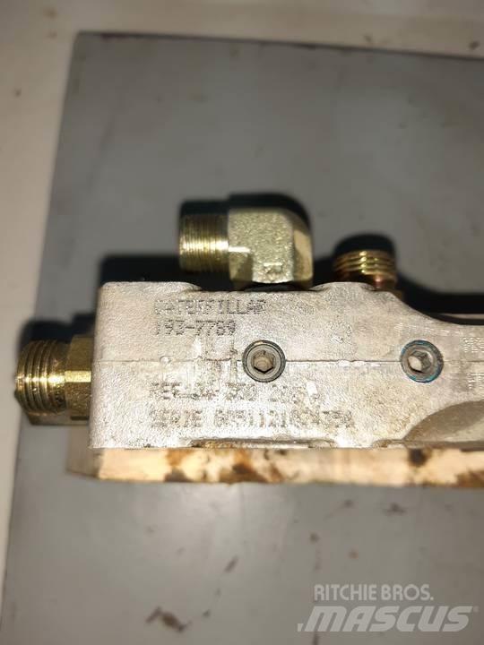 CAT M313C Cabine e interni
