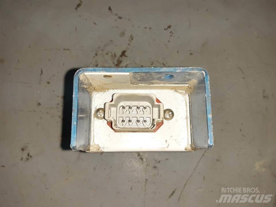 CAT M313C Cabine e interni