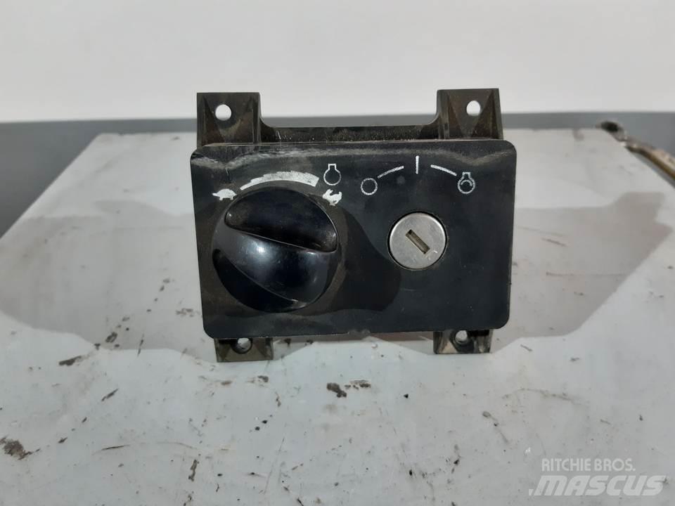 CAT M313C Cabine e interni