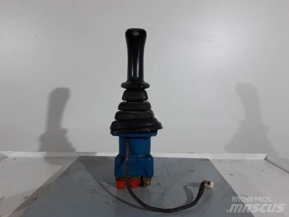 CAT M318 Cabine e interni