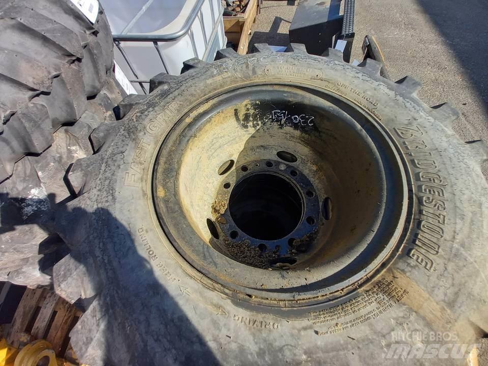 CAT M320F Catene, cingoli e sottocarro