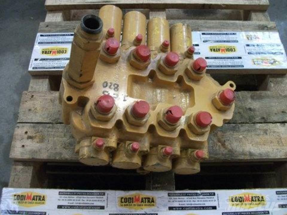 JCB 820 Componenti idrauliche
