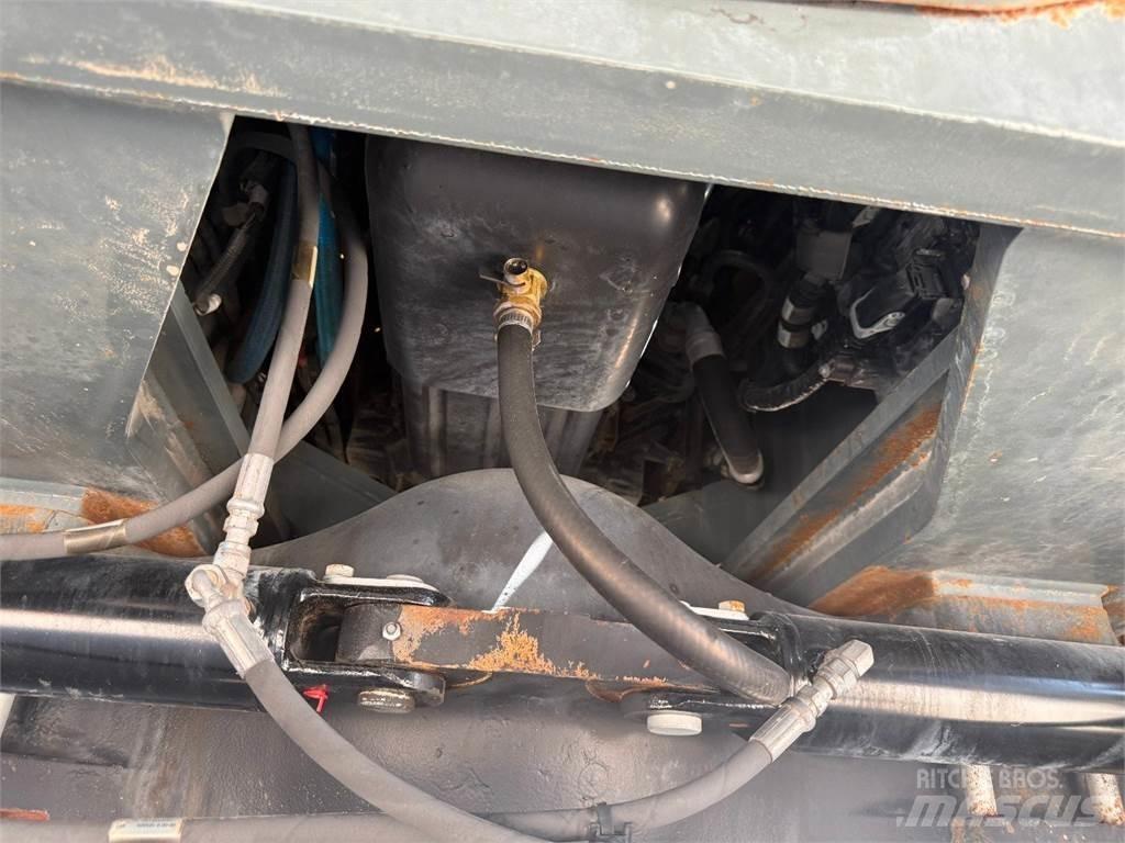 Grove GRT8100 Gru per terreni difficili