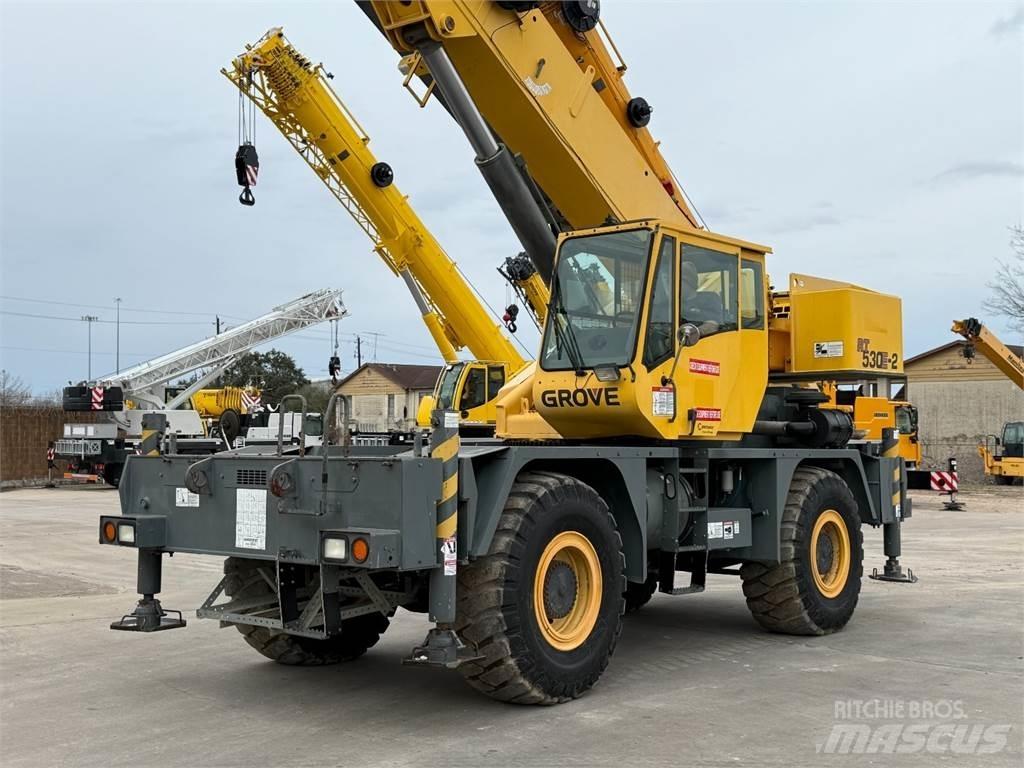 Grove RT530E-2 Gru per terreni difficili