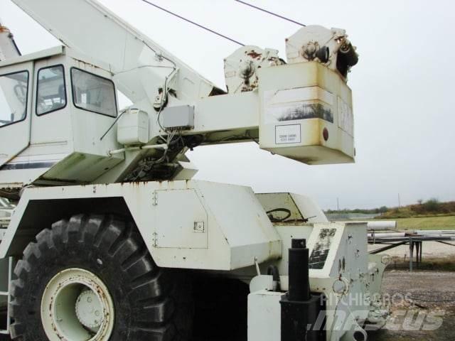 P&H CN150 Gru per terreni difficili
