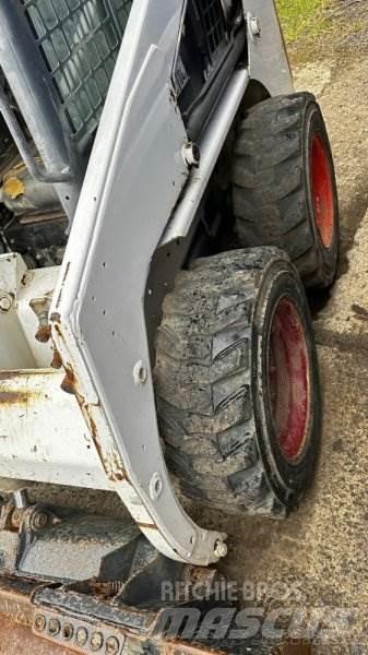 Bobcat S130 Mini Pale Gommate