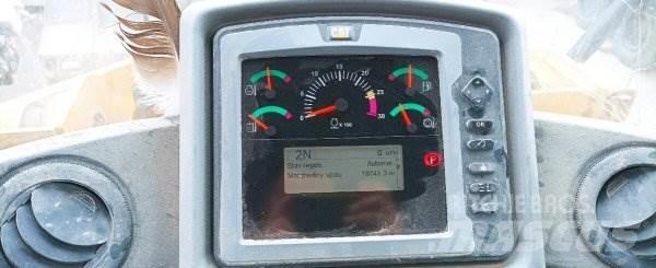 CAT 966 K Pale gommate