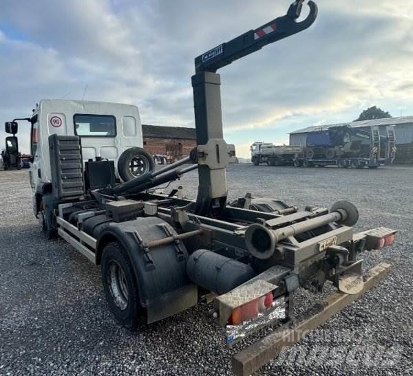 DAF LF 250 FA +(CZ) CTS Camion con gancio di sollevamento