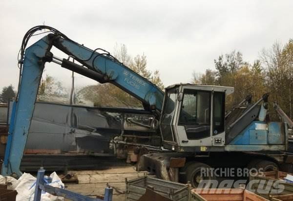 Fuchs MHL 320 Movimentazione rifiuti