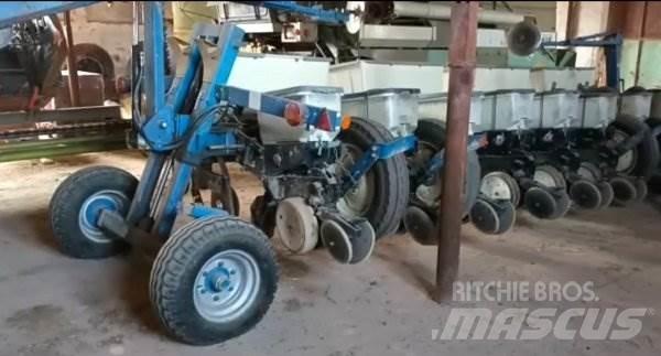  _JINÉ USA) Kinze - 3000 Trattori