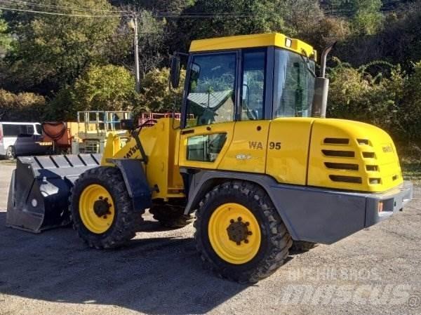Komatsu WA 95 Pale gommate