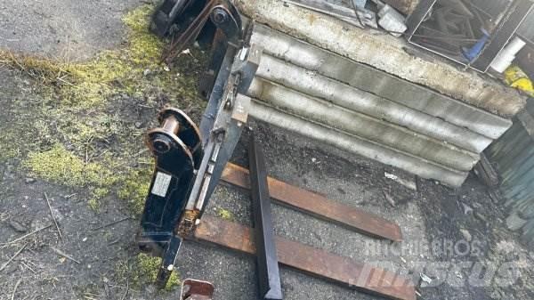 Terex TL 100 Pale gommate
