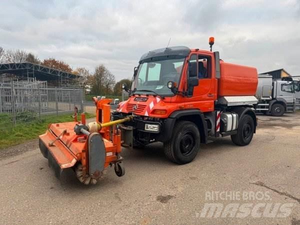 Unimog U 400 Cisterna