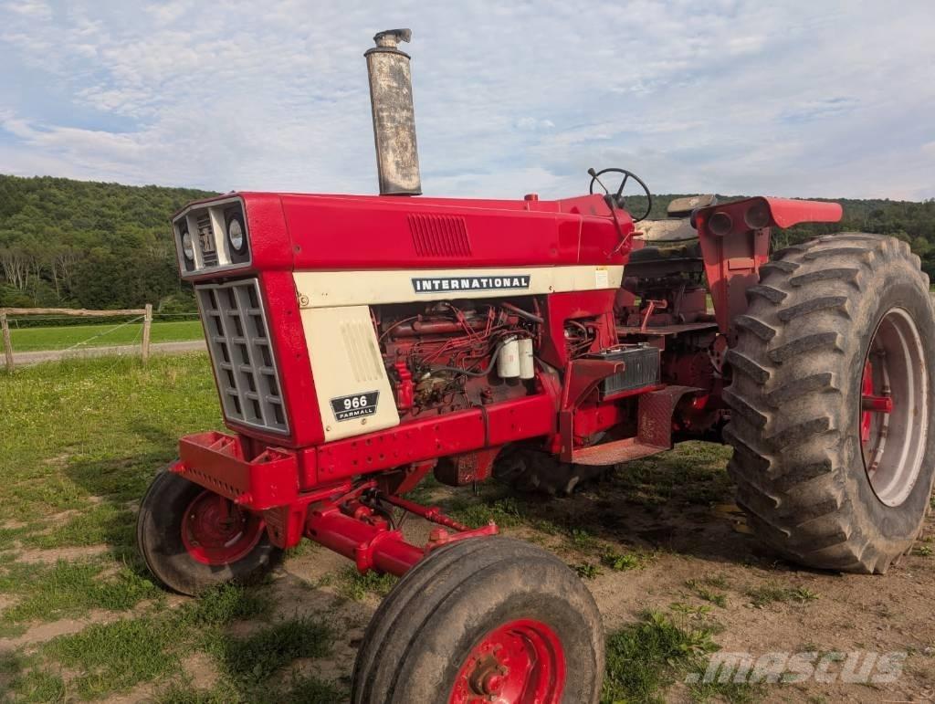 International 966 Trattori