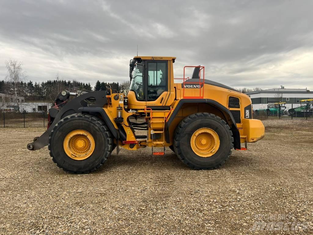 Volvo L 260 H Pale gommate