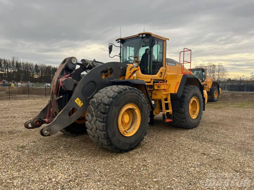 Volvo L 260 H Pale gommate
