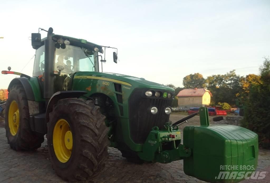 John Deere 8430 Trattori