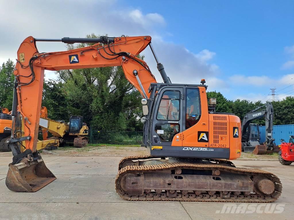 Doosan DX 235 LCR-5 Escavatori cingolati