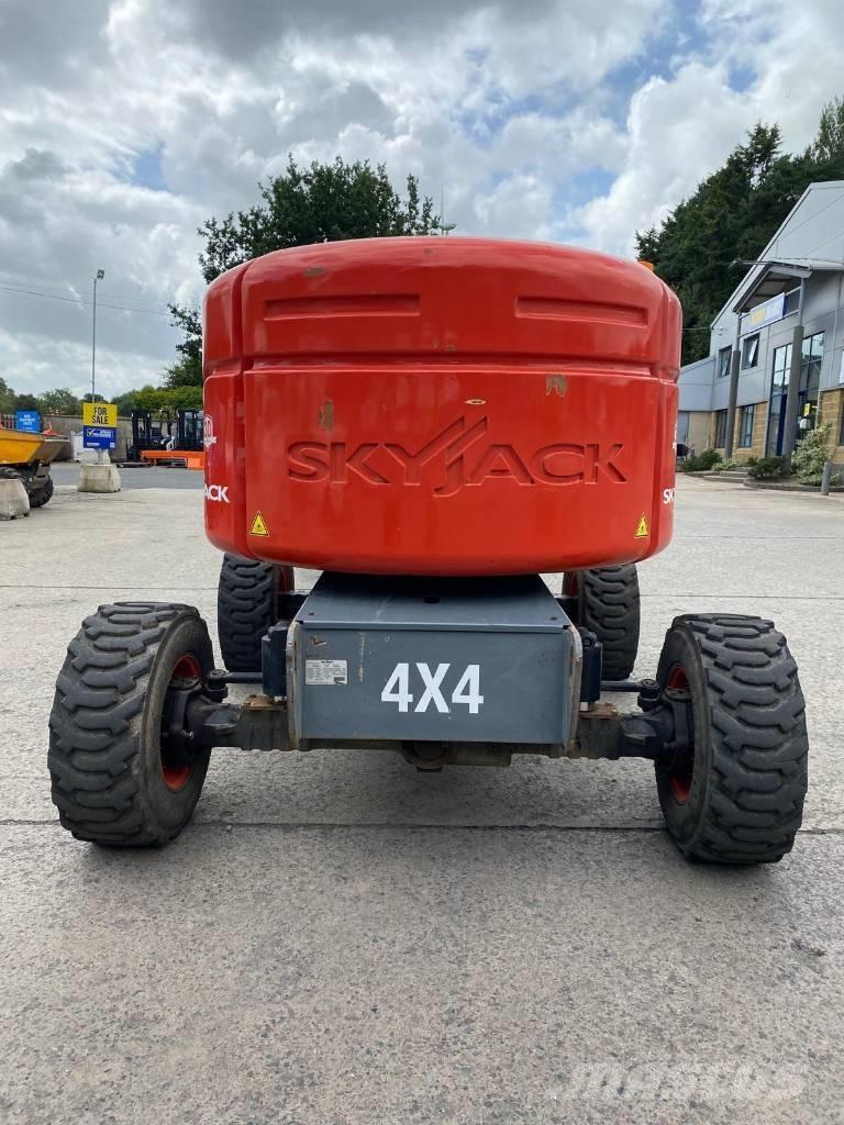 SkyJack SJ 46 AJ Piattaforme a braccio articolato