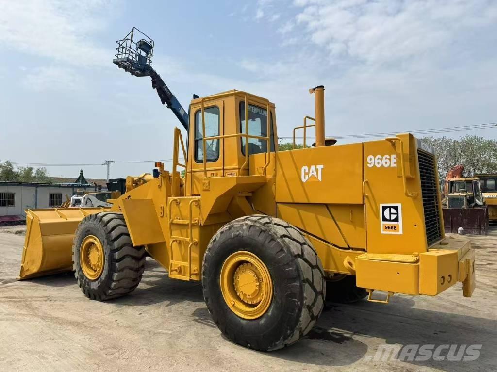 CAT 966 E Pale gommate