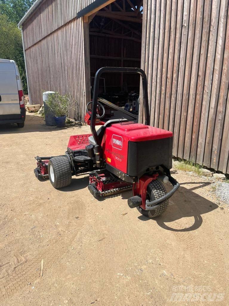Toro 3100-D Tosaerba professionali rough, trim e surrounds