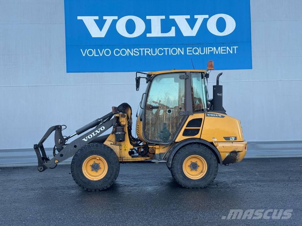 Volvo L 25 F Pale gommate