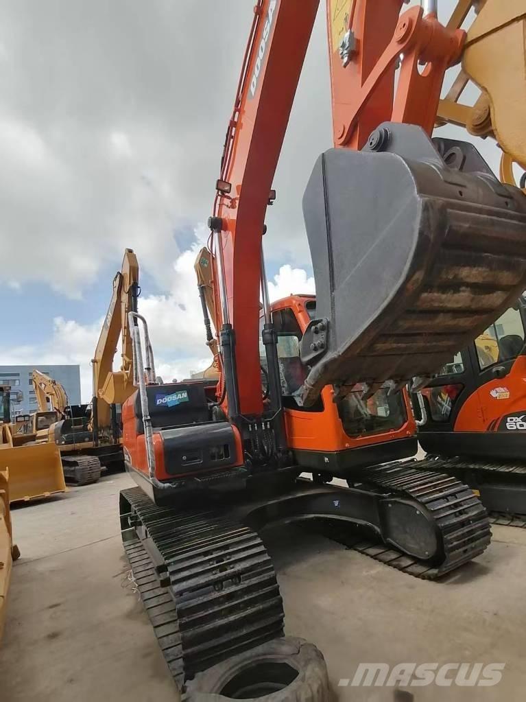 Doosan DX 140 Escavatori cingolati