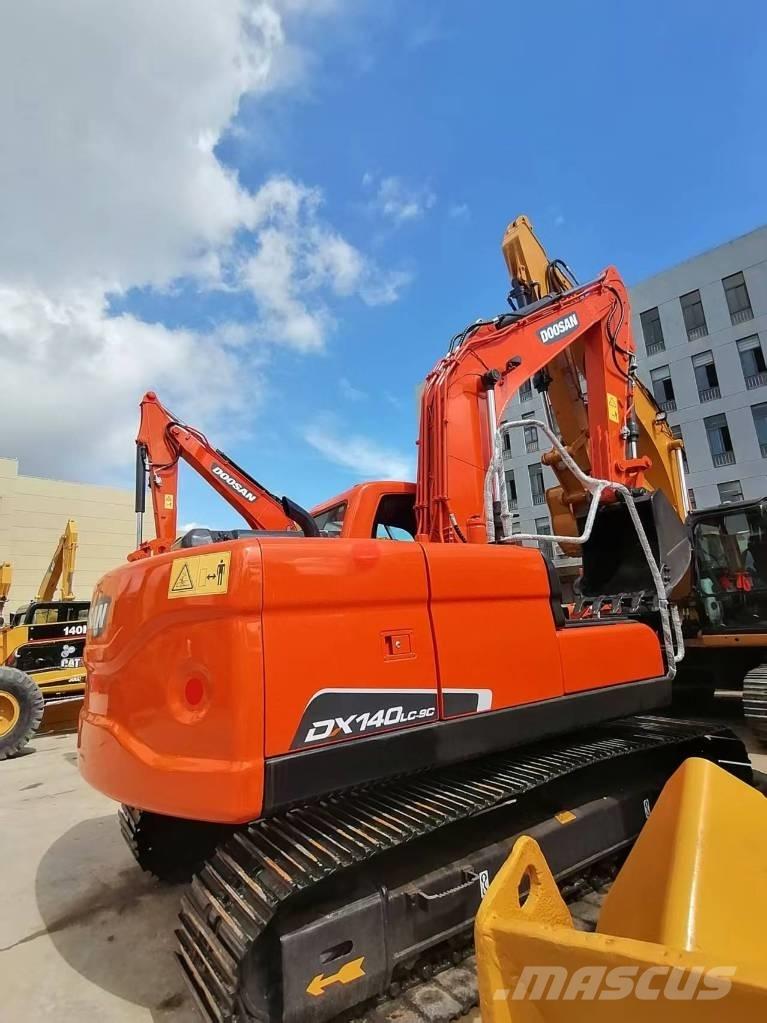 Doosan DX 140 Escavatori cingolati