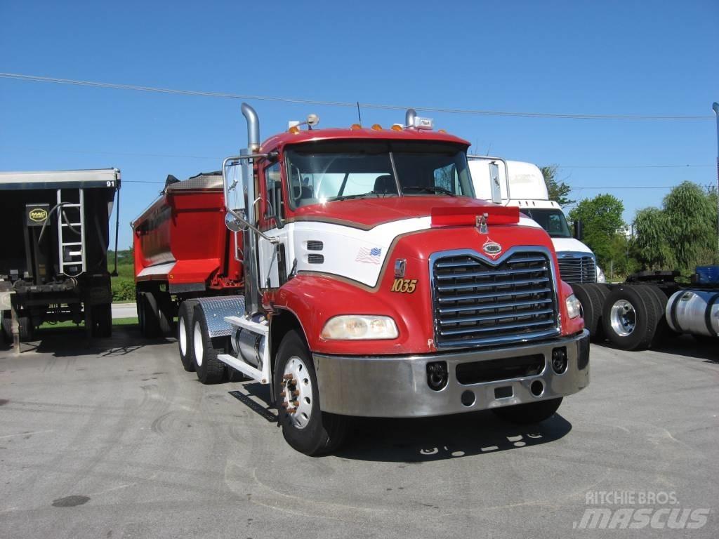Mack CXN 613 Motrici e Trattori Stradali