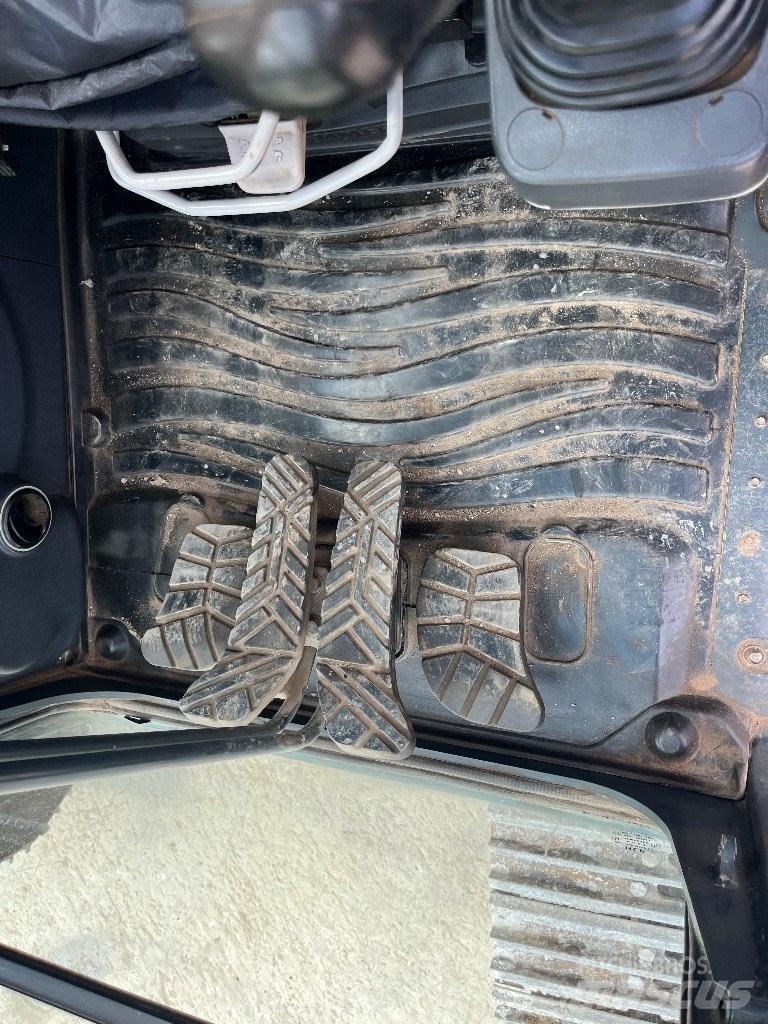 Hyundai HX 220 L Escavatori cingolati