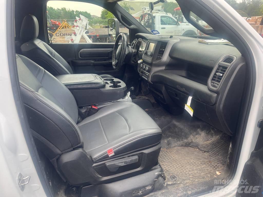 RAM 5500 Camion con sponde ribaltabili