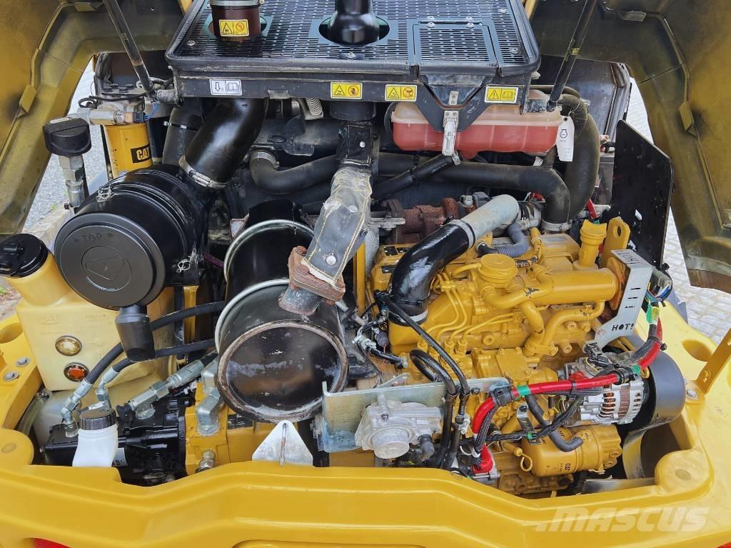 CAT 906 M     2016 Pale gommate