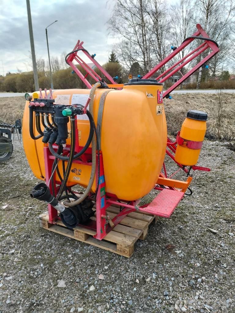 Junkkari 900 / 12 Irroratori montati