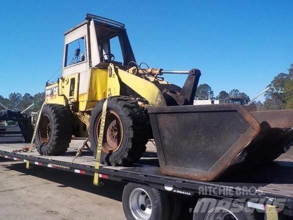 CAT 910 F Pale gommate