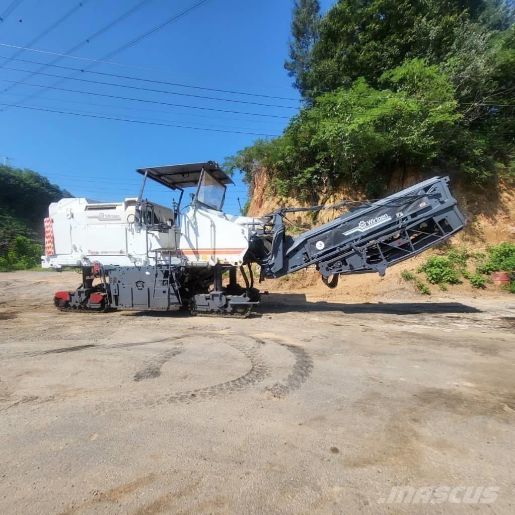 Wirtgen W 1900 Fresa a freddo per asfalto