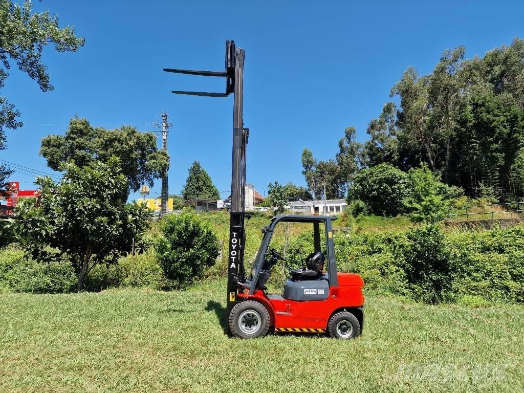 Toyota 25 Carrelli elevatori diesel