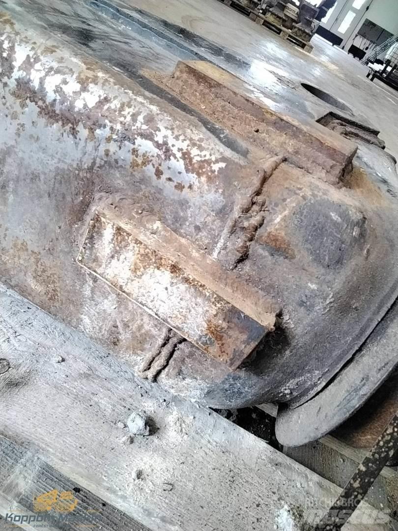 Komatsu 105F Gru per esbosco