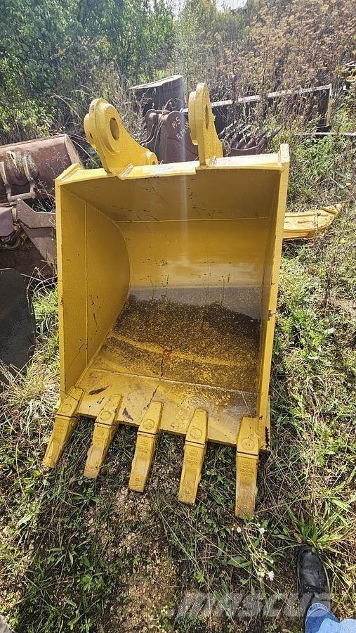 Komatsu PC200 Benne