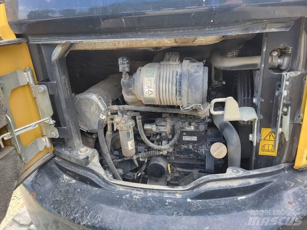 Komatsu PC26MR-3 Miniescavatori